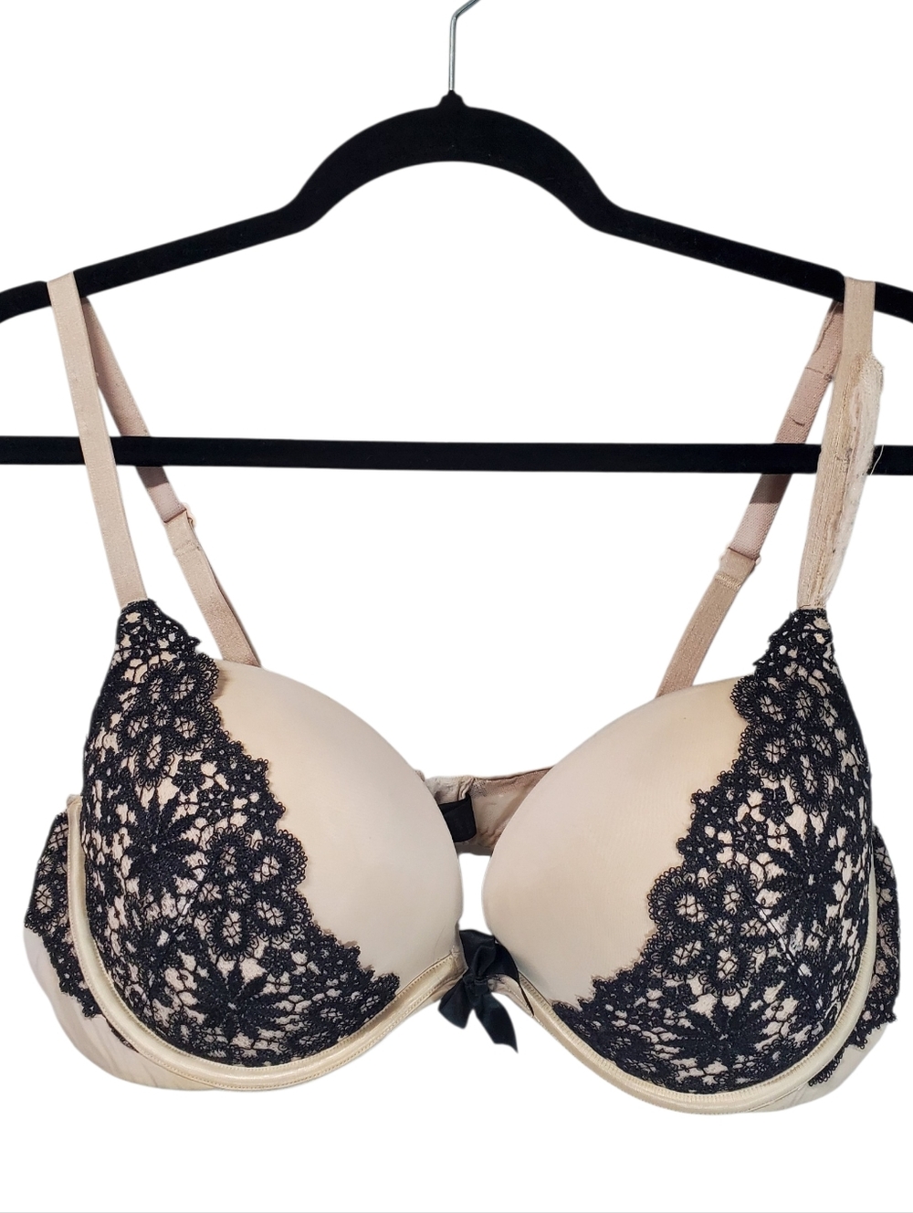 Victoria's Secret Bra Very Sexy Push Up Pigeionnant Black Lace And Cream 36D